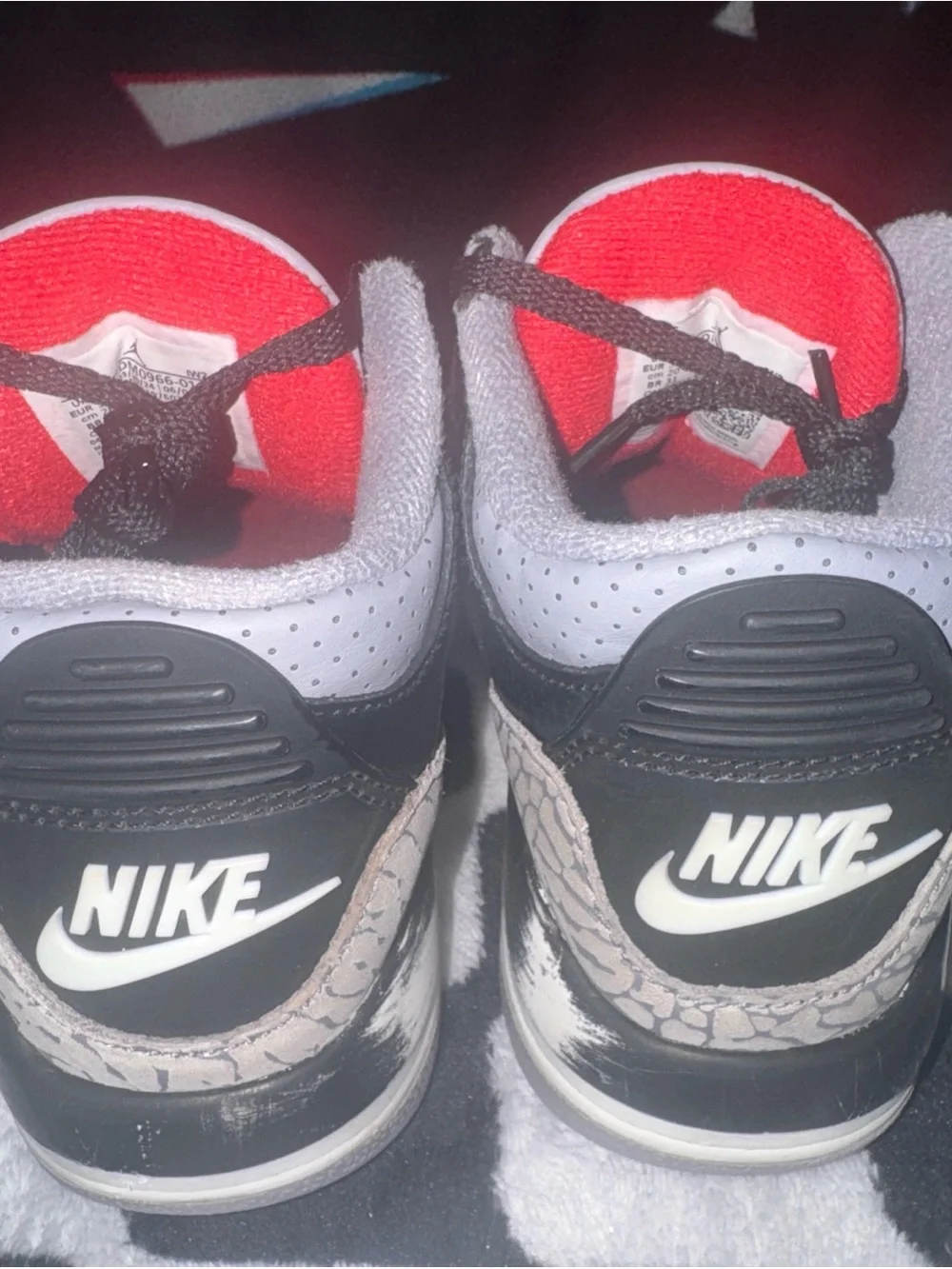 Jordan retro 3 black cement Kids' size 1Y